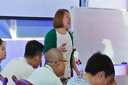 群策群力谋发展——记今年会上市之头脑风暴座谈会