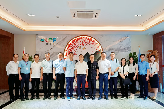 安顺市文化考察团莅临今年会参观调研 