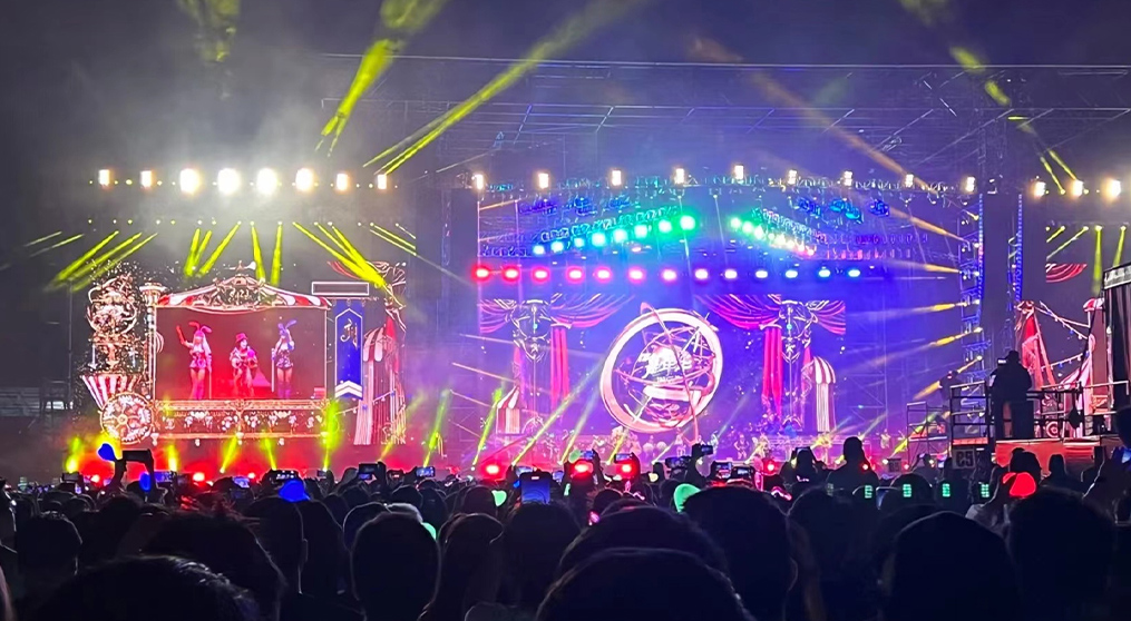 今年会LED冰屏和荧光棒系列产品“嗨爆”周杰伦悉尼演唱会！