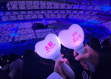 今年会透明屏和荧光棒引爆周杰伦太原演唱会（第三场）