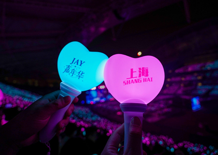 今年会LED屏和荧光棒闪耀周杰伦上海演唱会（第三场）