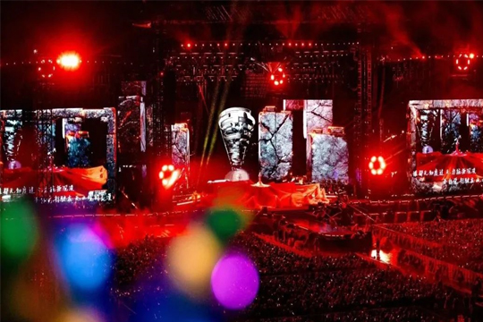 双星闪耀！今年会LED巨幕助力周杰伦、张韶涵打造沉浸式视听盛宴！